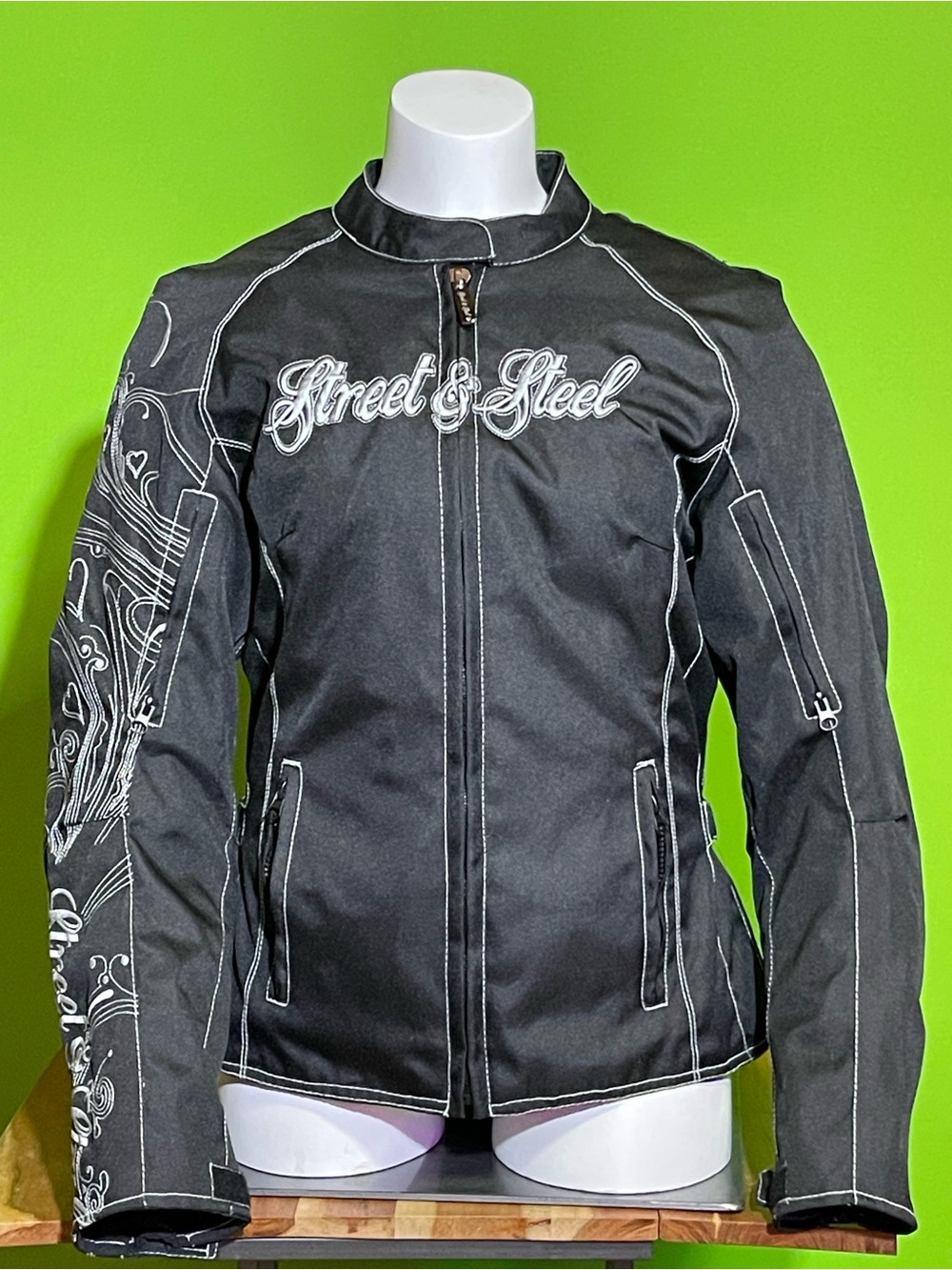 NWOT Women’s Sz M “Street & Steel Heartthrob”Motorcycle Riding Jacket /Pristine/